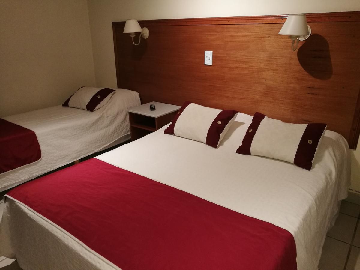 Hotel Francia Tandil Eksteriør billede